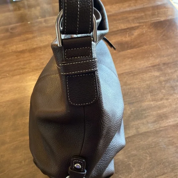 Coach Leather Bag with Adjustable Strap - Picture 6 of 13